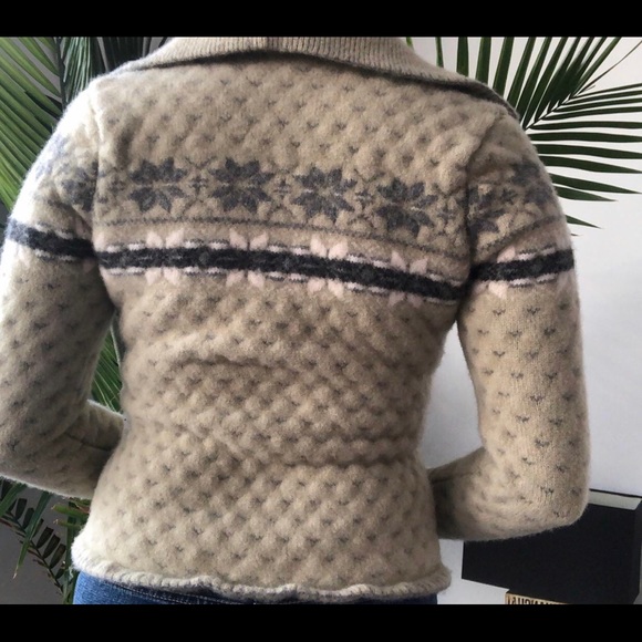 Sage green vintage wool sweater - Picture 3 of 3